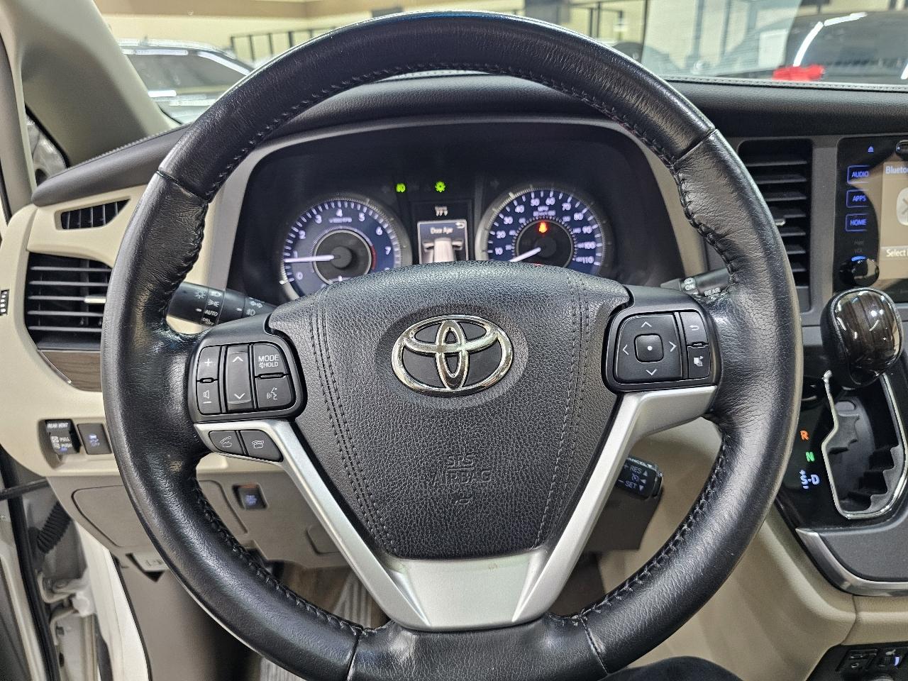 Toyota Sienna XLE FWD 8-Passenger V6 2016