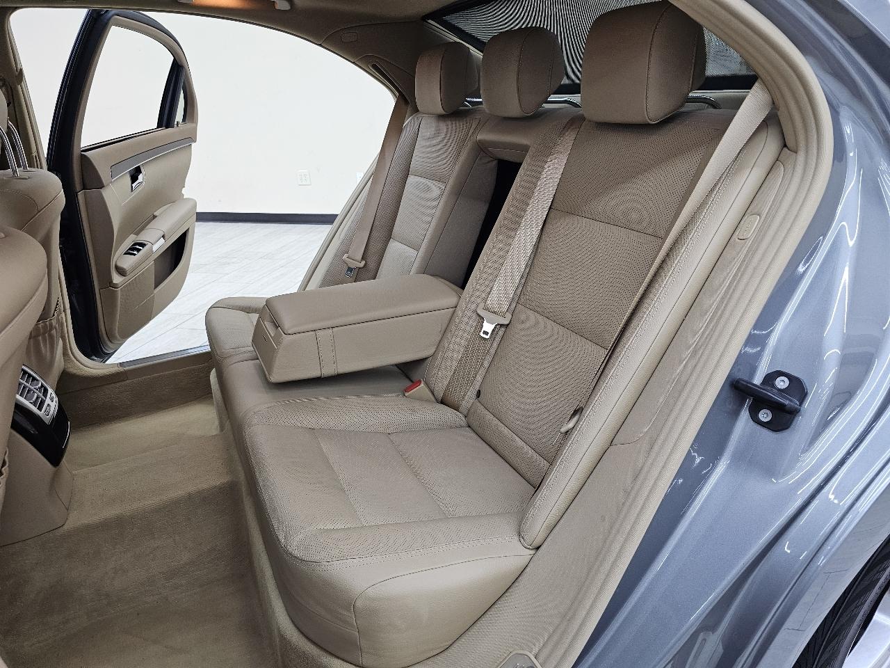 Mercedes-Benz S-Class S550 2010