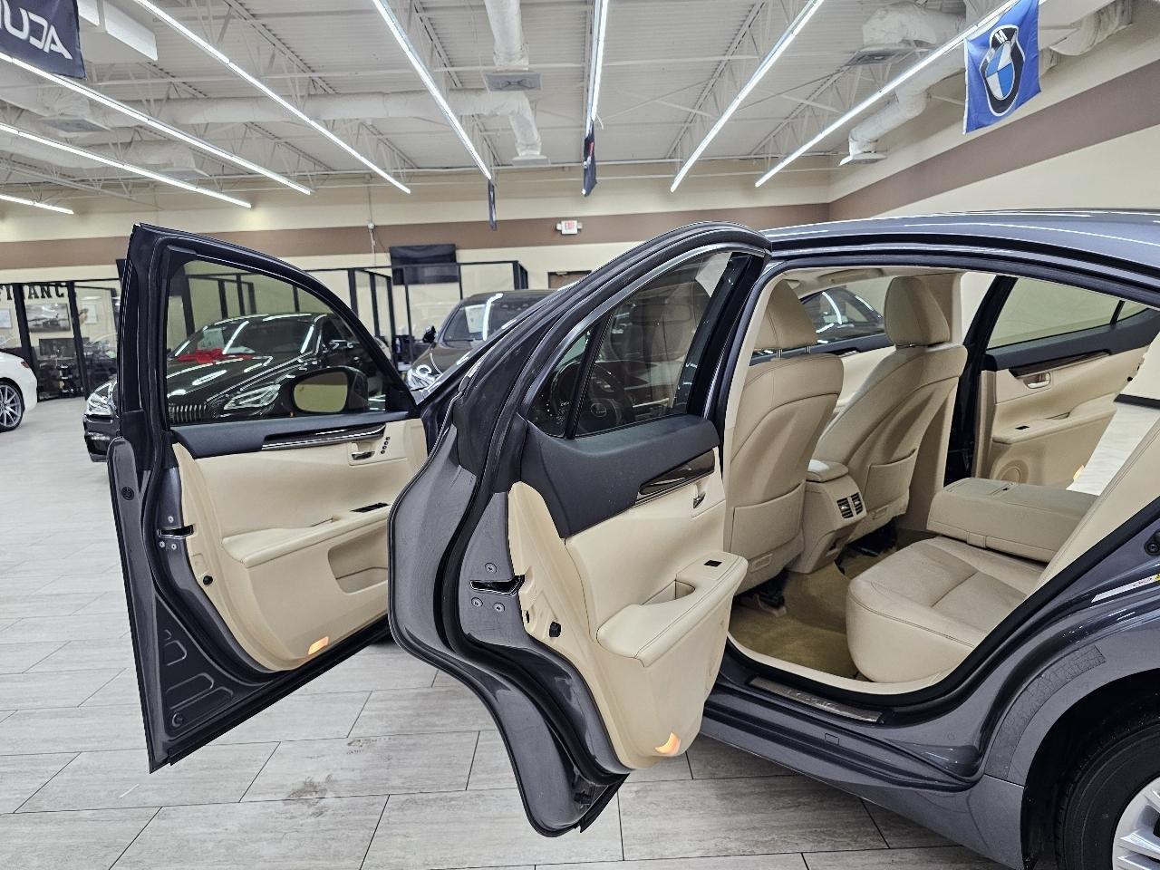 Lexus ES 350 Sedan 2014