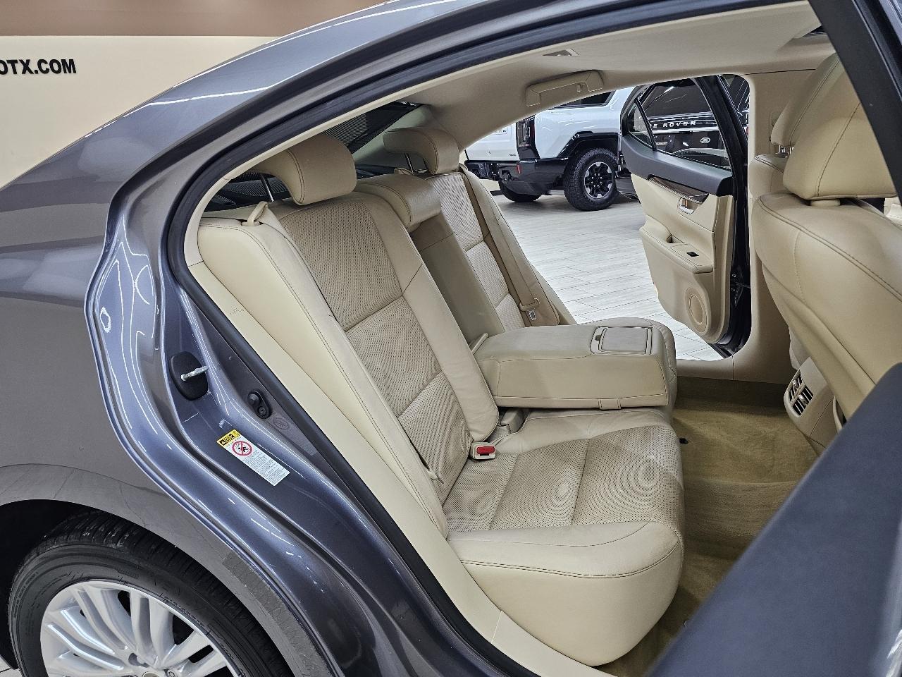 Lexus ES 350 Sedan 2014