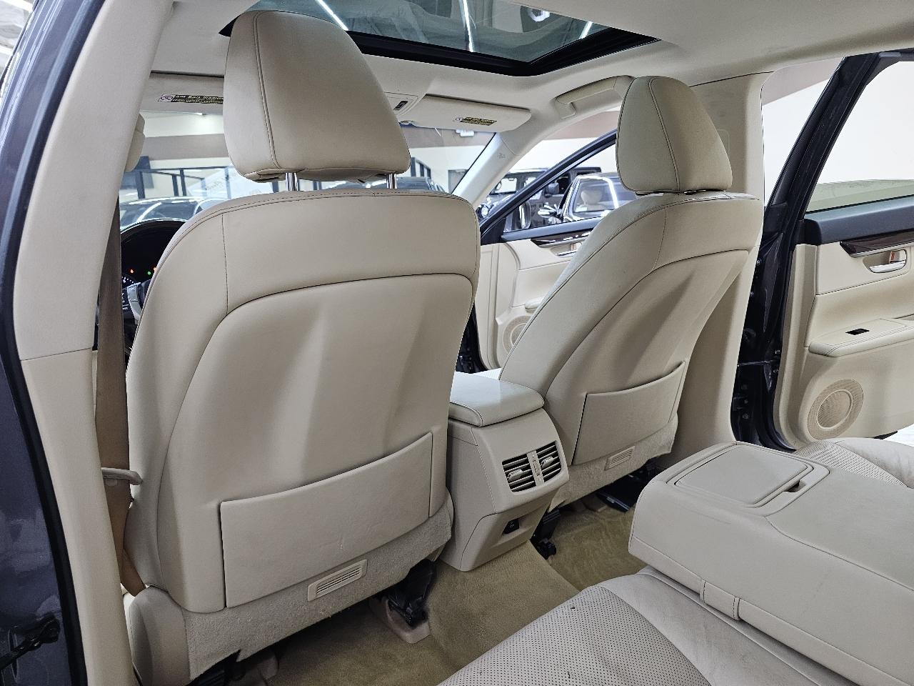 Lexus ES 350 Sedan 2014