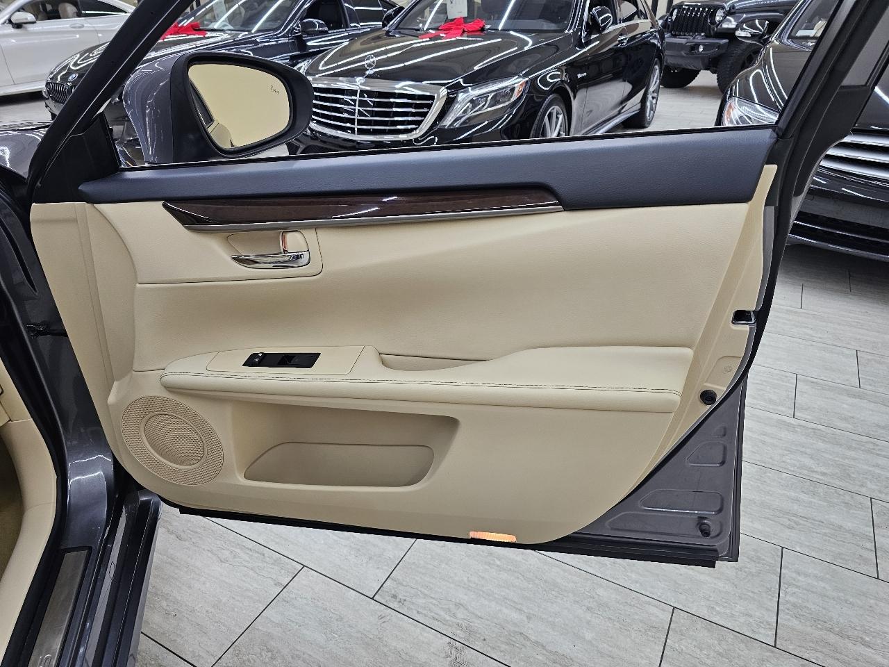 Lexus ES 350 Sedan 2014