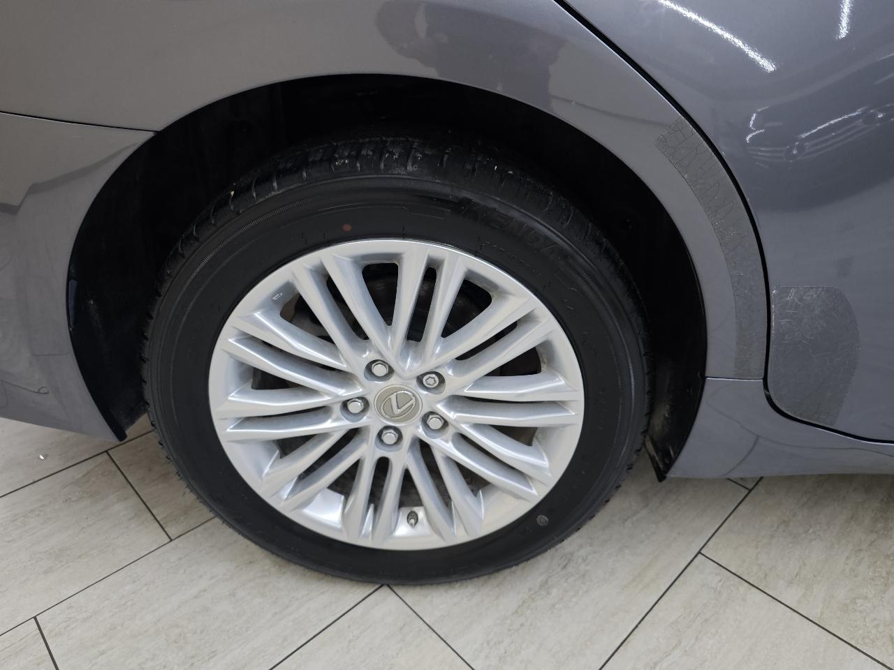 Lexus ES 350 Sedan 2014