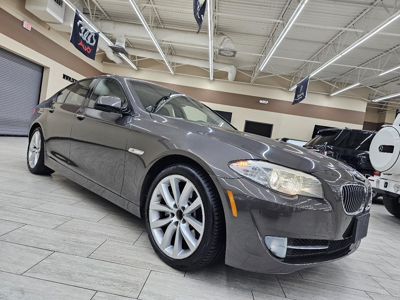 BMW 5-Series 535i 2011