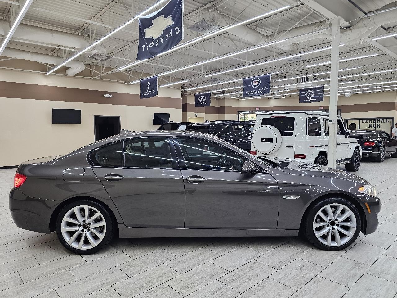 BMW 5-Series 535i 2011