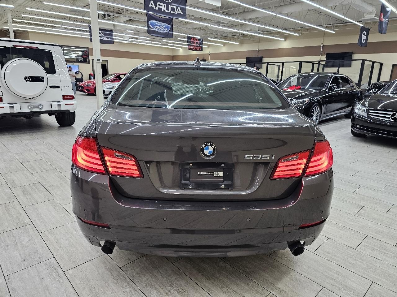 BMW 5-Series 535i 2011