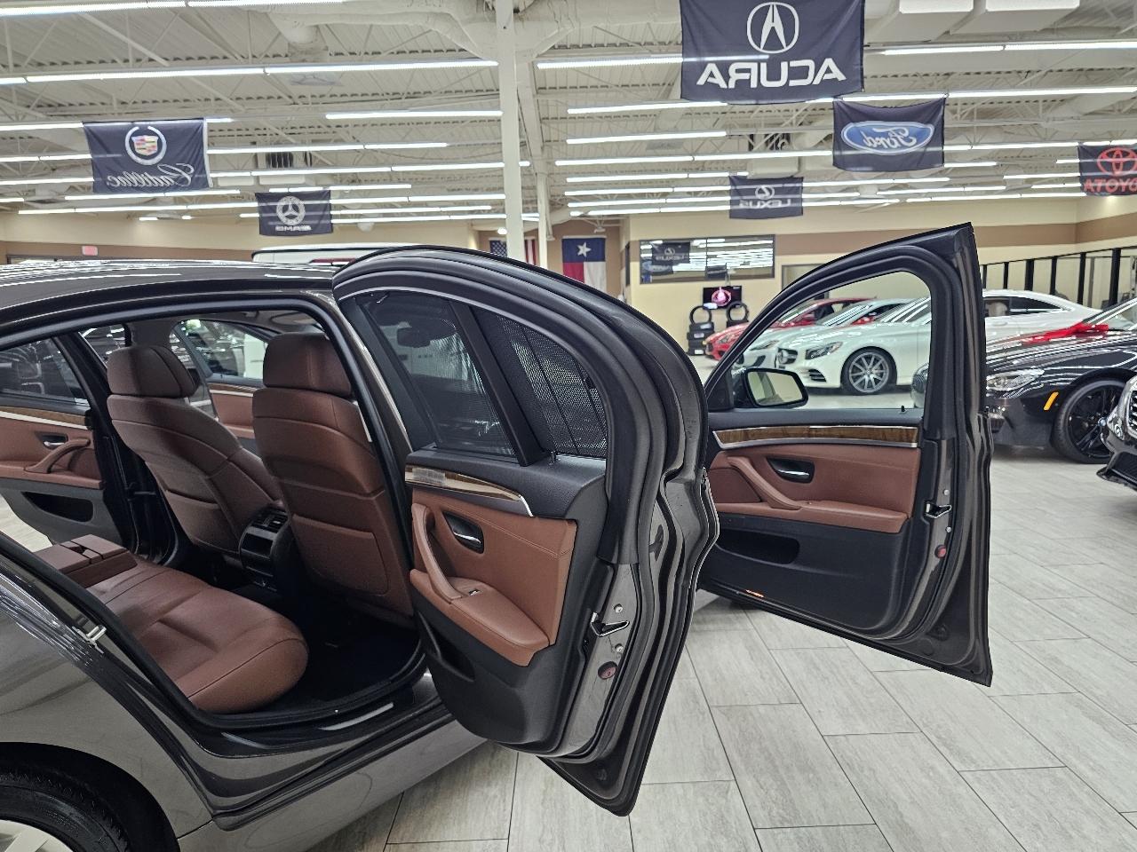 BMW 5-Series 535i 2011