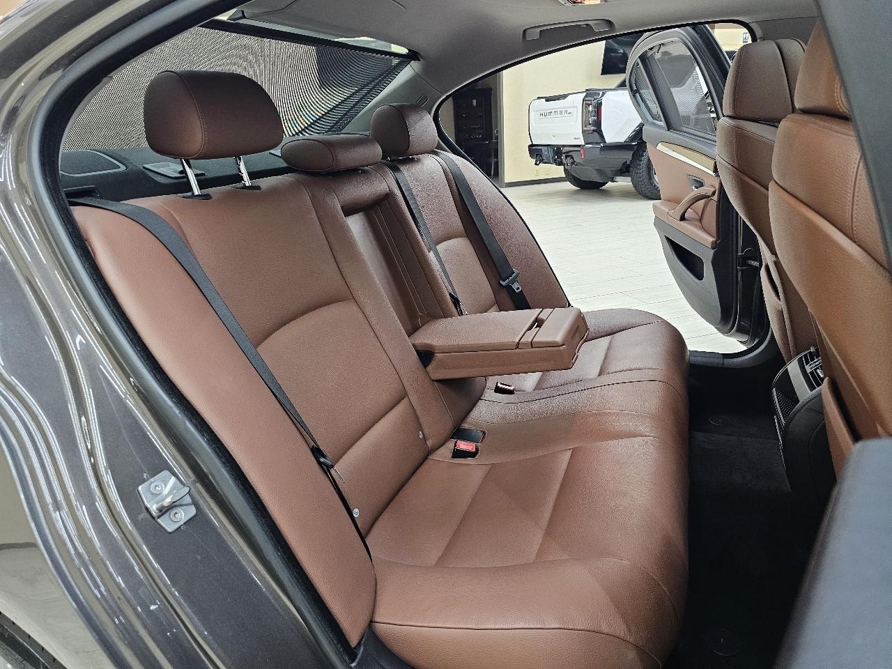 BMW 5-Series 535i 2011