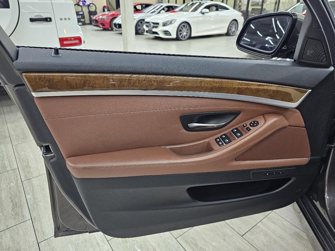 BMW 5-Series 535i 2011