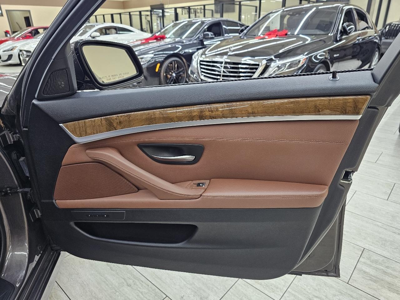 BMW 5-Series 535i 2011