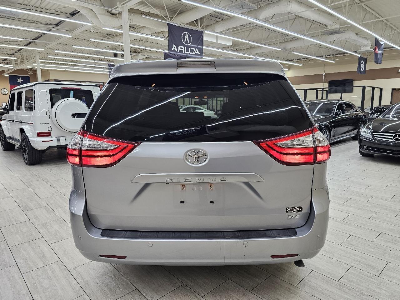 Toyota Sienna XLE FWD 8-Passenger V6 2015