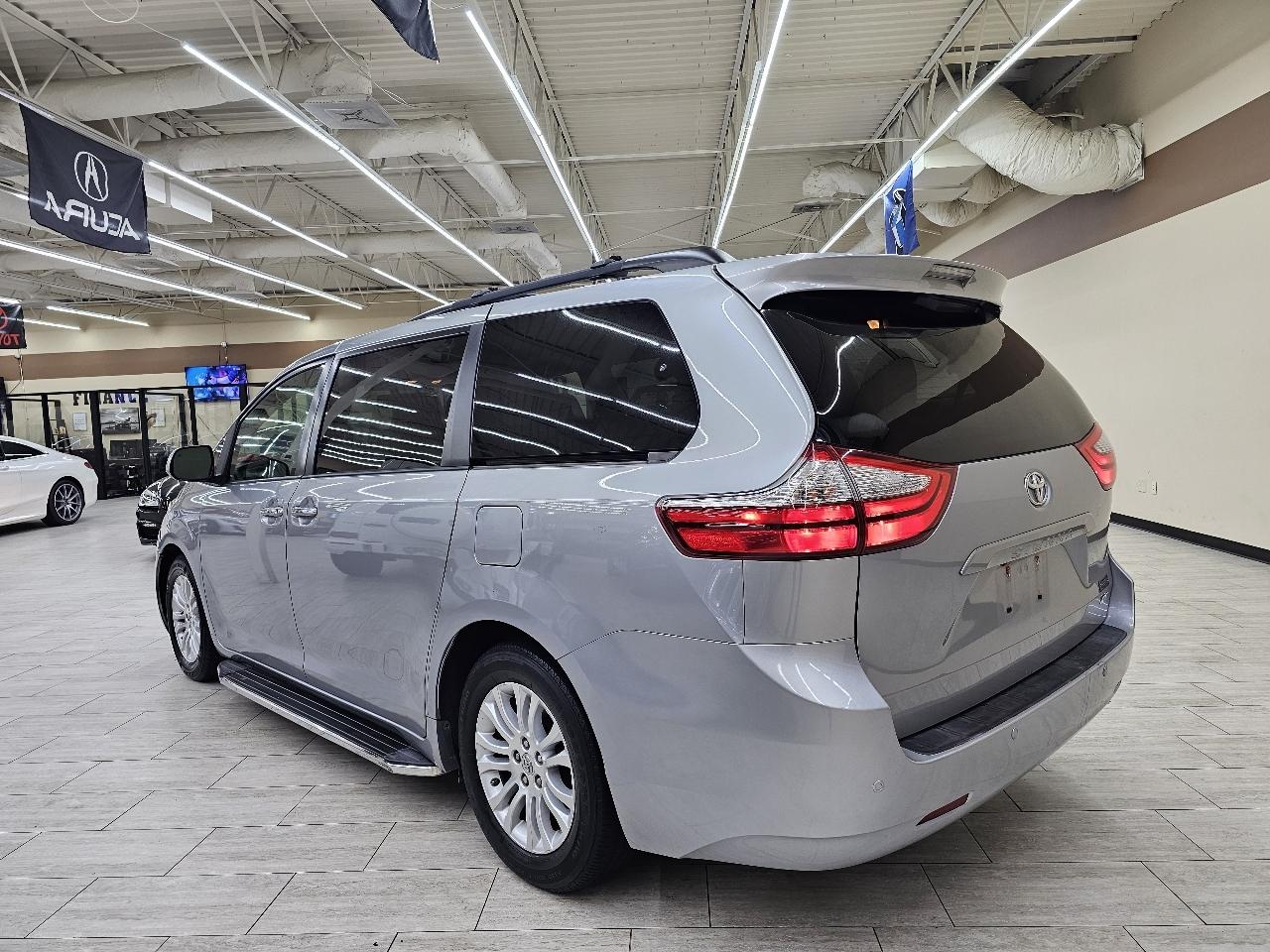 Toyota Sienna XLE FWD 8-Passenger V6 2015
