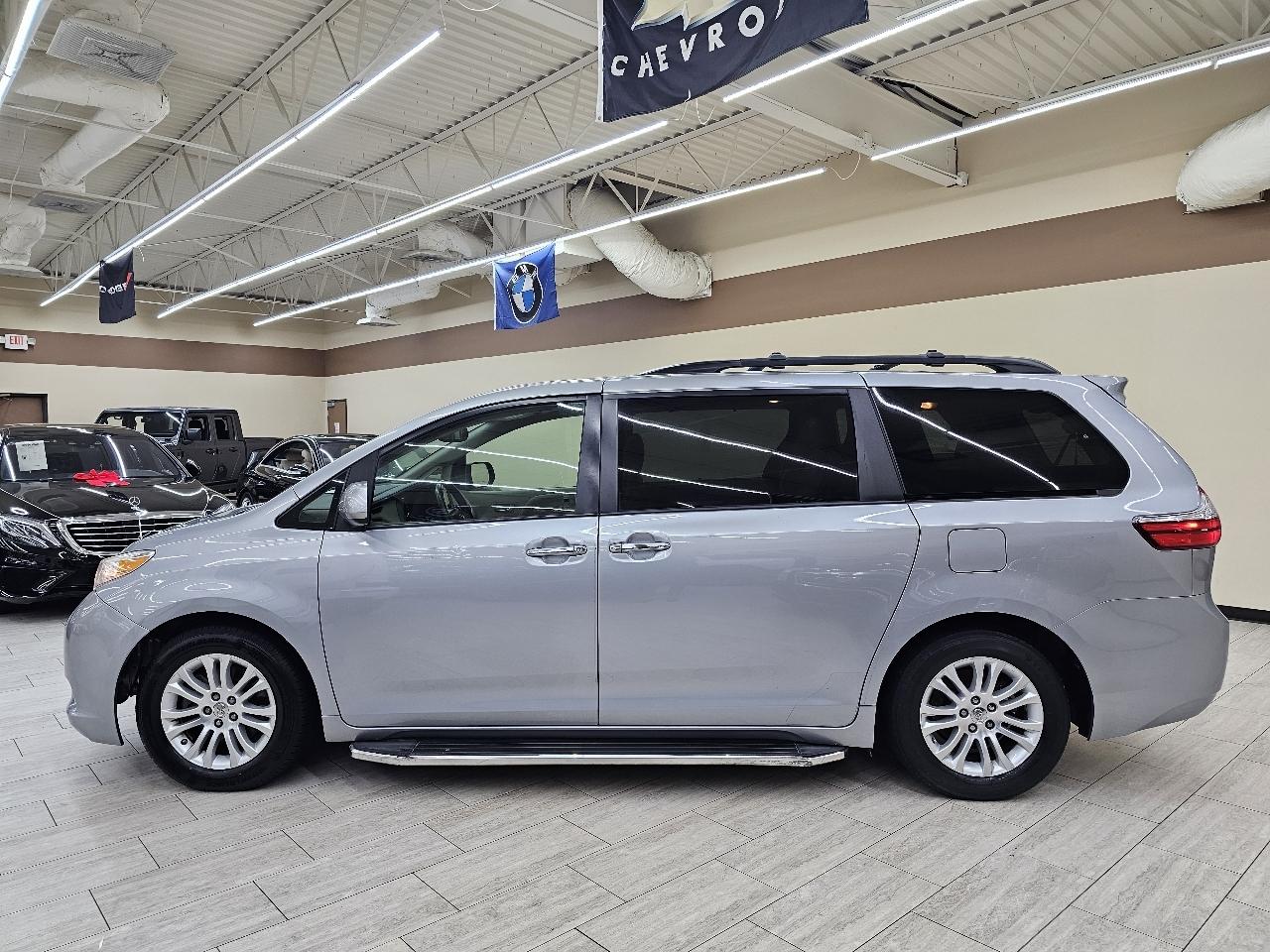 Toyota Sienna XLE FWD 8-Passenger V6 2015