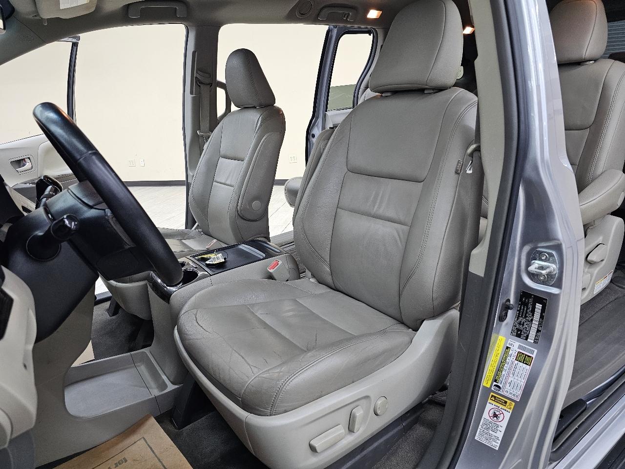 Toyota Sienna XLE FWD 8-Passenger V6 2015