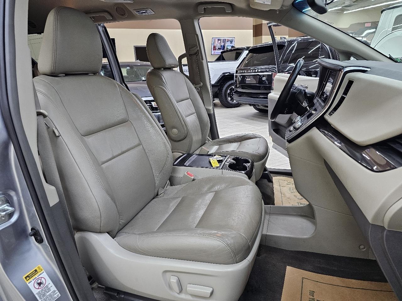 Toyota Sienna XLE FWD 8-Passenger V6 2015
