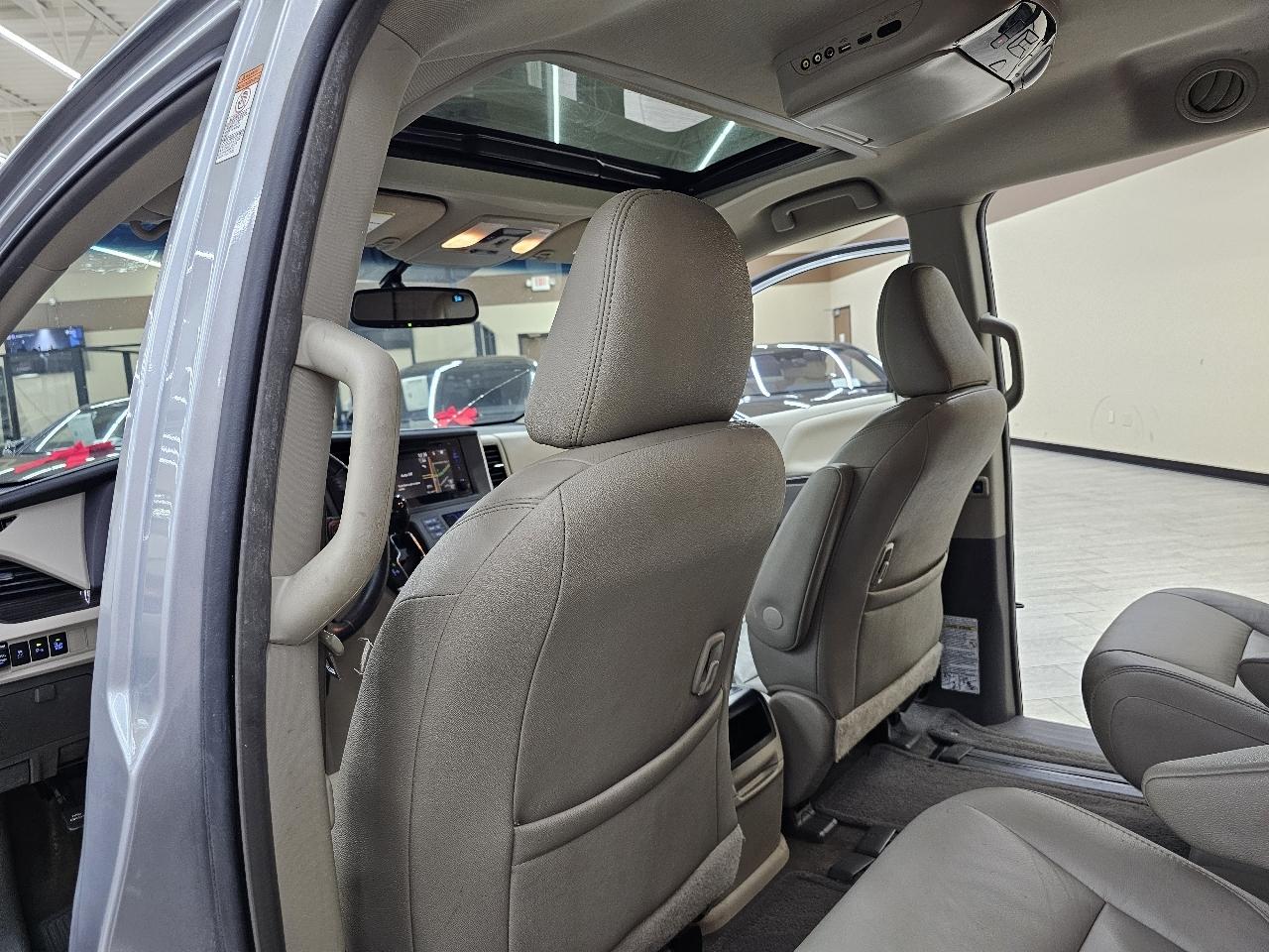 Toyota Sienna XLE FWD 8-Passenger V6 2015