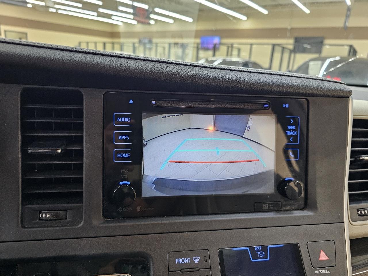 Toyota Sienna XLE FWD 8-Passenger V6 2015