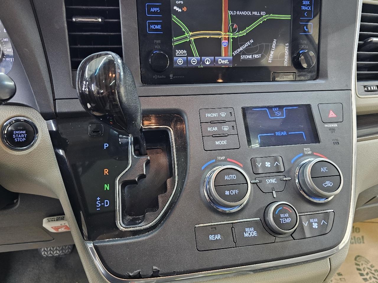 Toyota Sienna XLE FWD 8-Passenger V6 2015