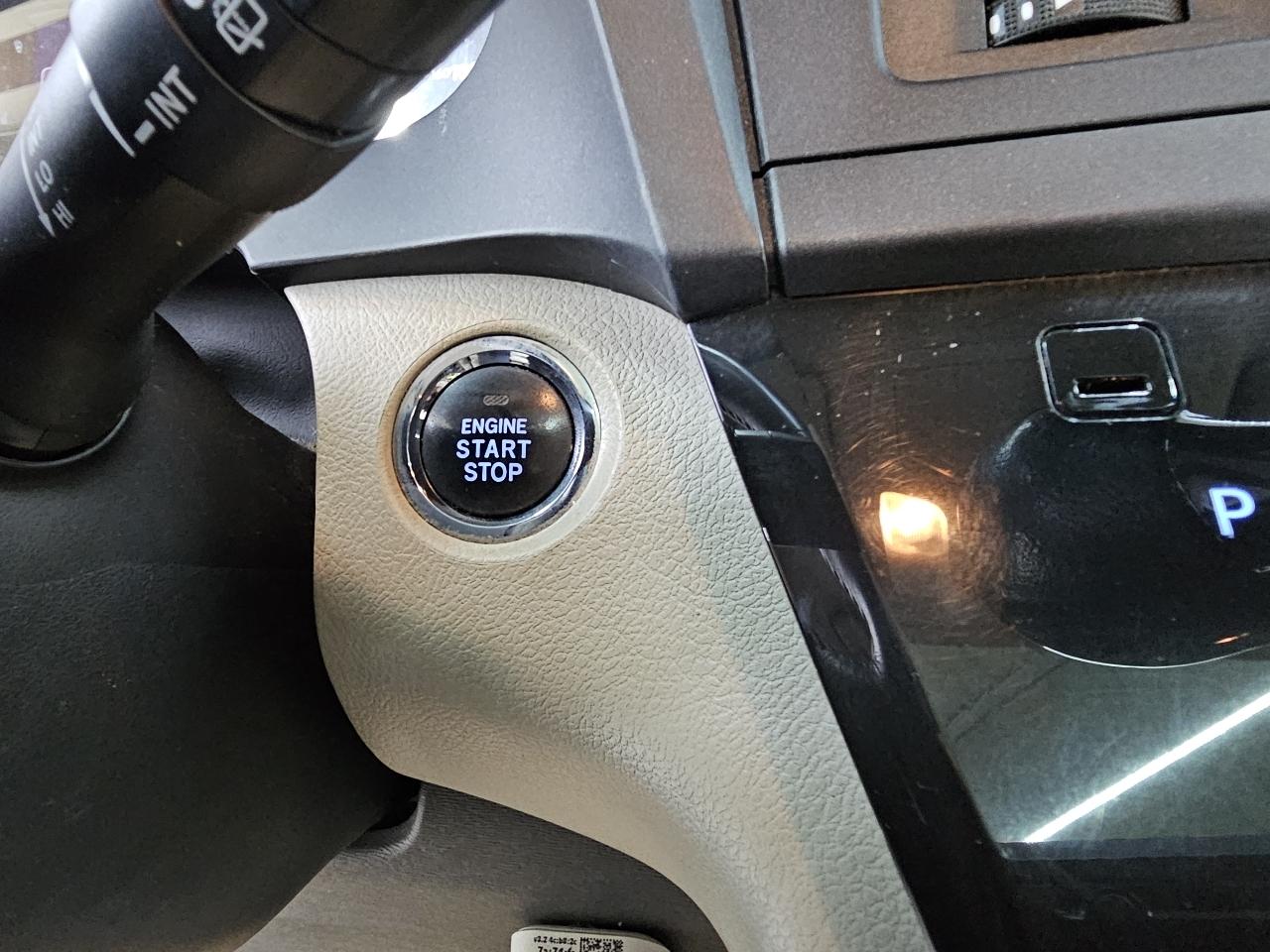 Toyota Sienna XLE FWD 8-Passenger V6 2015