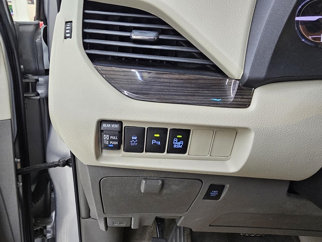 Toyota Sienna XLE FWD 8-Passenger V6 2015