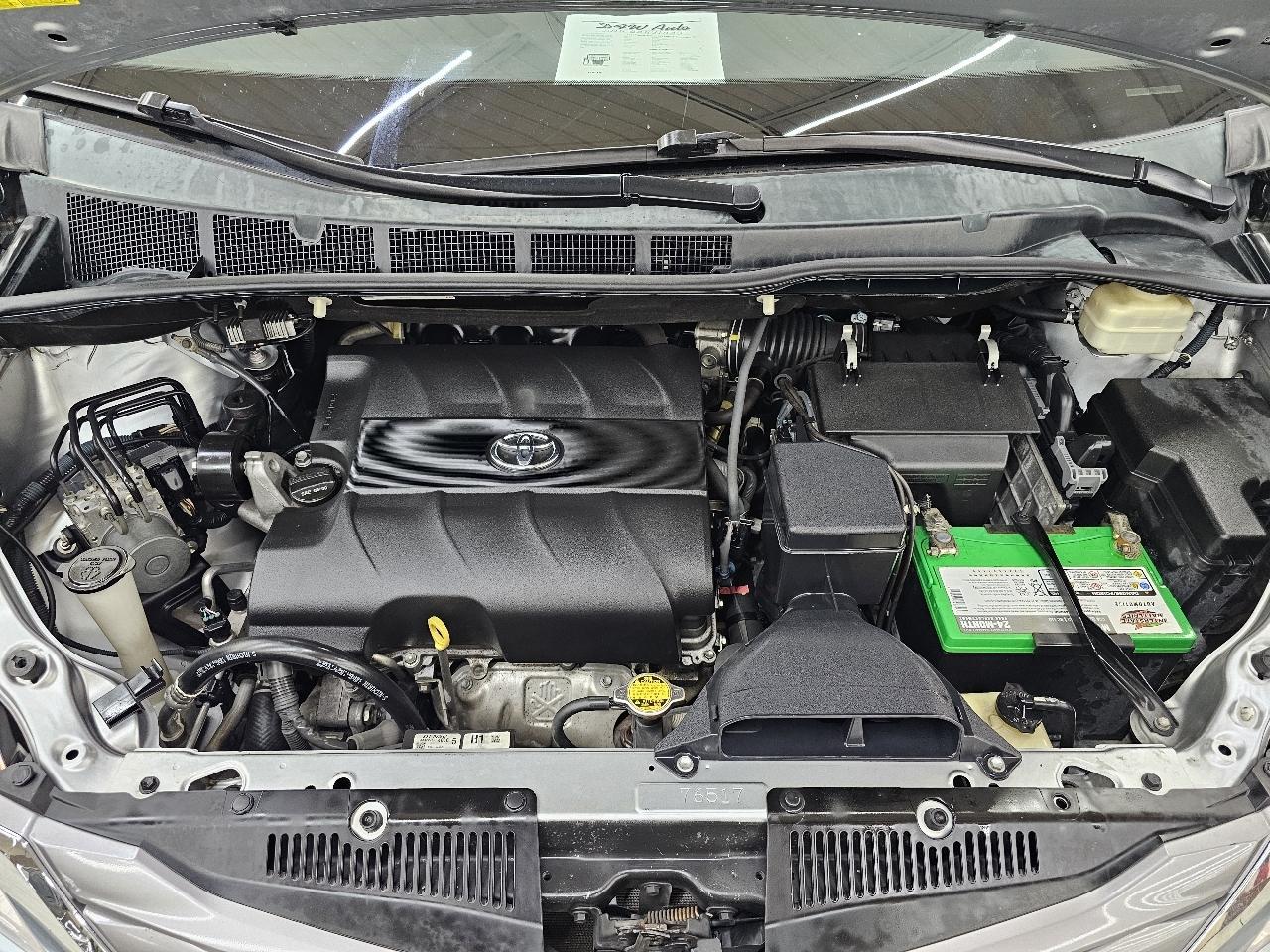 Toyota Sienna XLE FWD 8-Passenger V6 2015