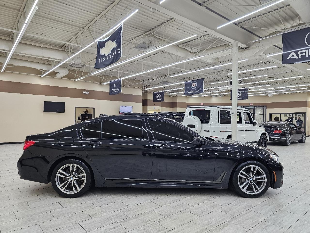 BMW 7-Series 740i 2019
