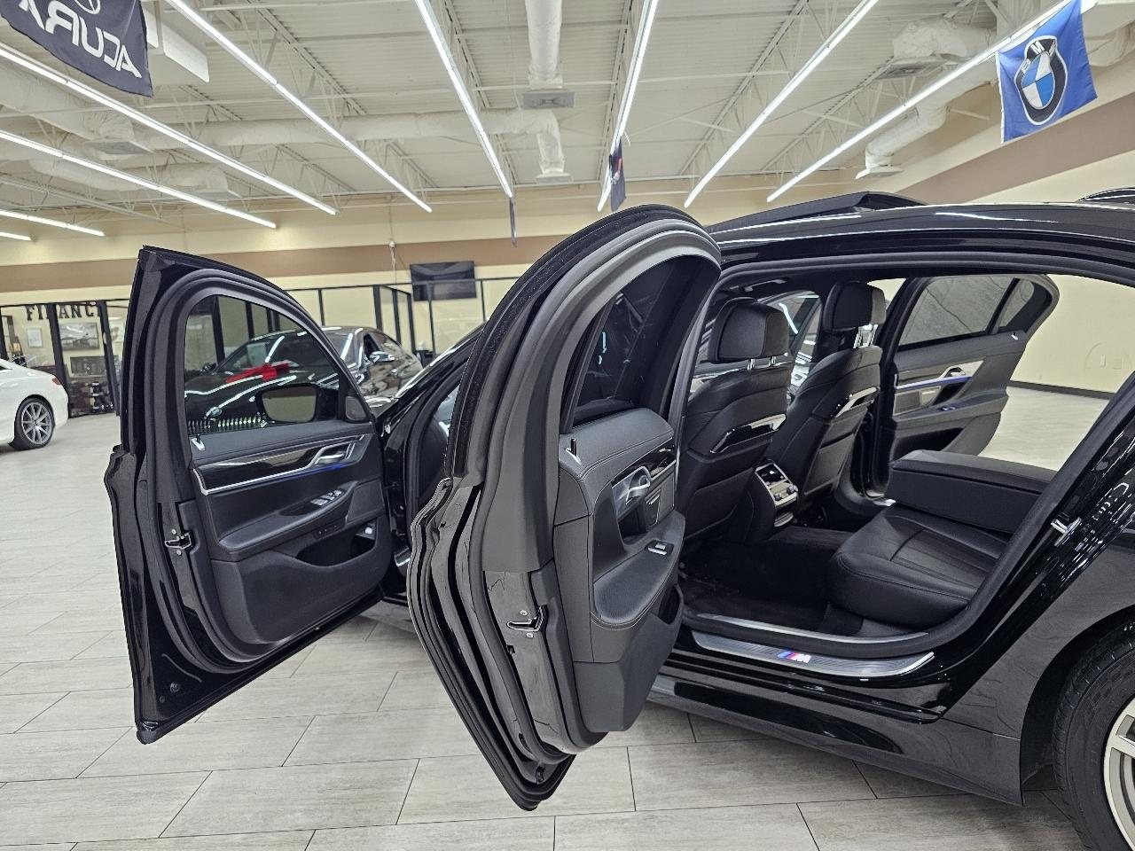 BMW 7-Series 740i 2019