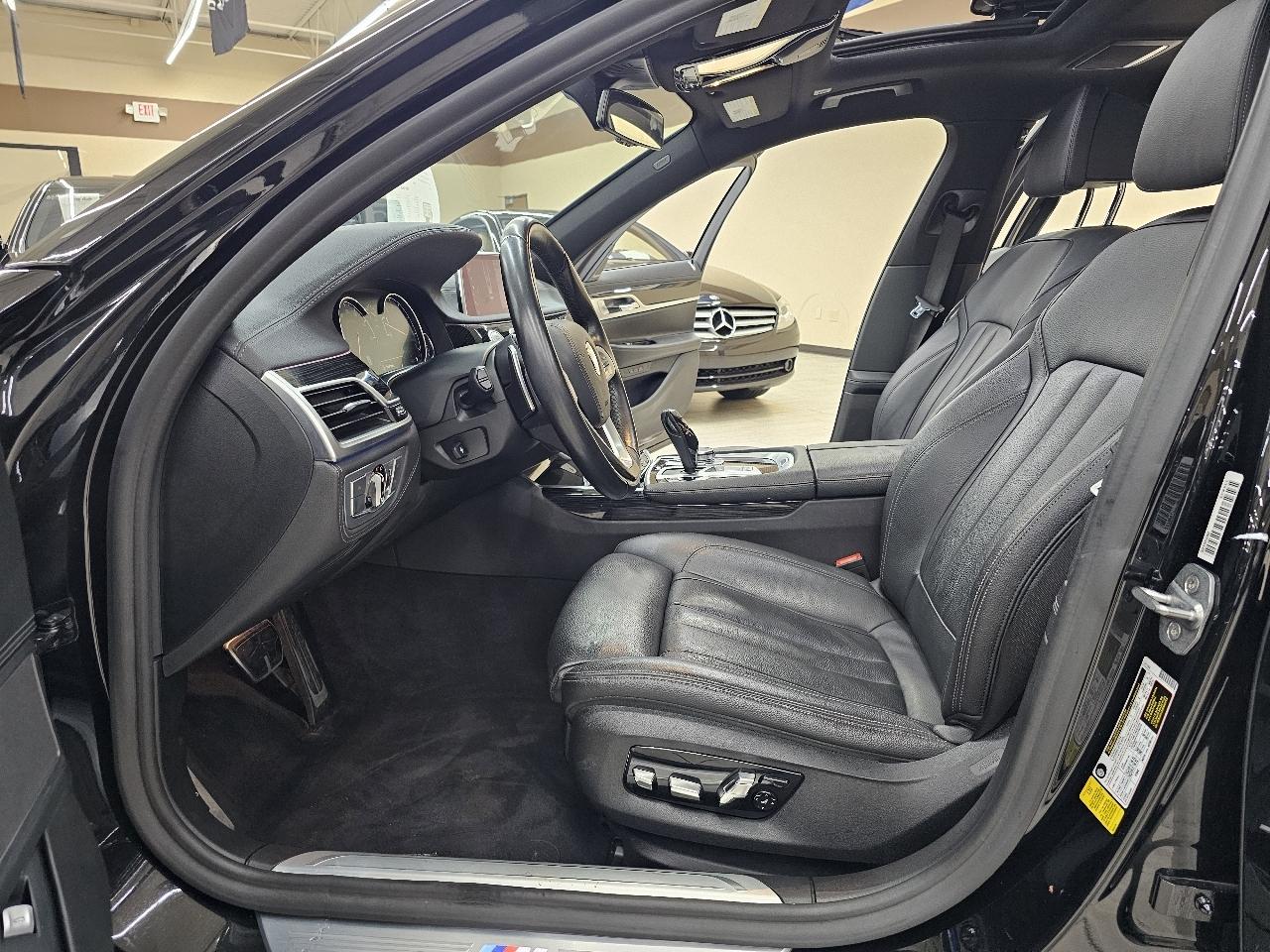 BMW 7-Series 740i 2019
