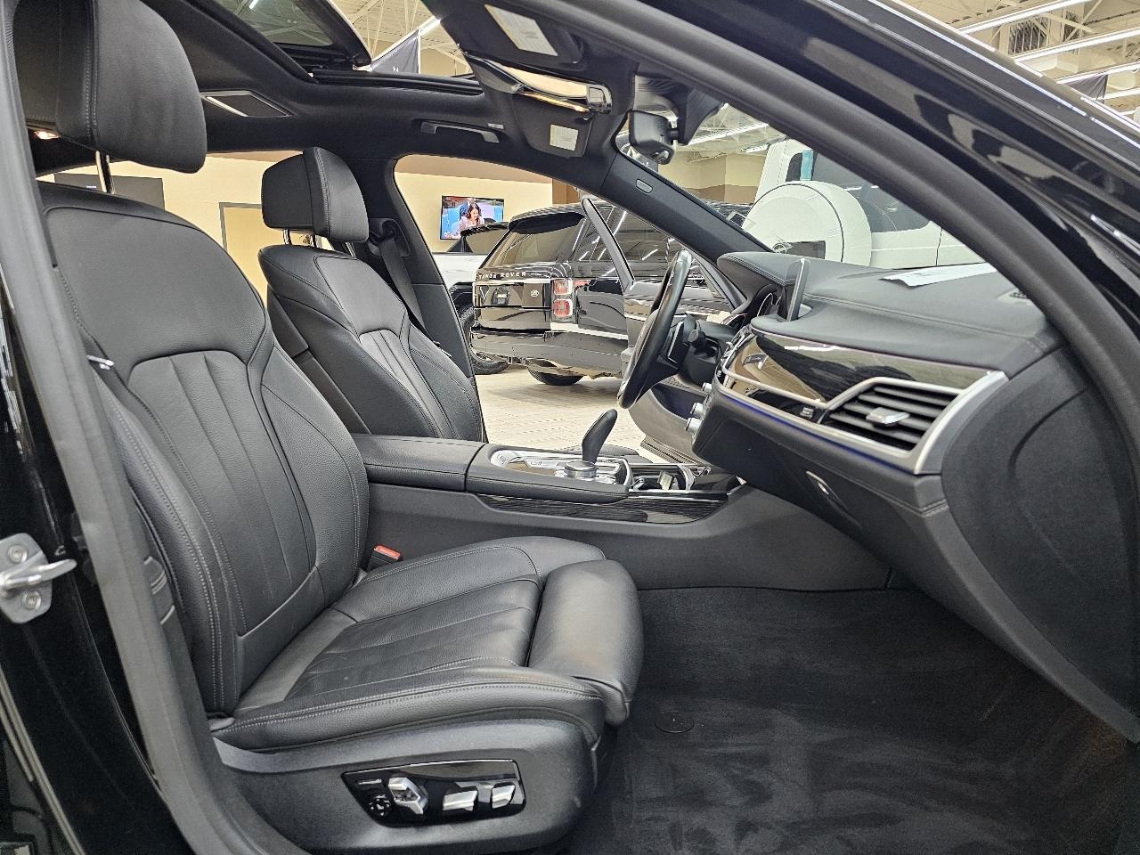 BMW 7-Series 740i 2019