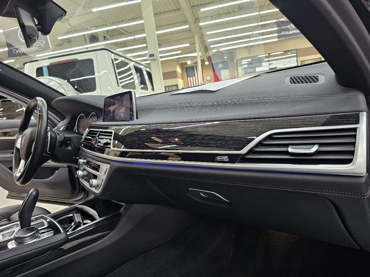BMW 7-Series 740i 2019