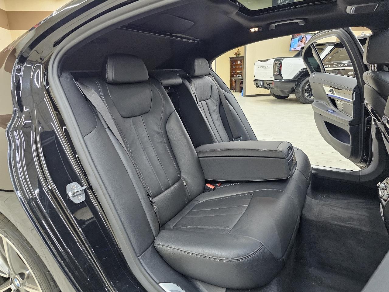 BMW 7-Series 740i 2019