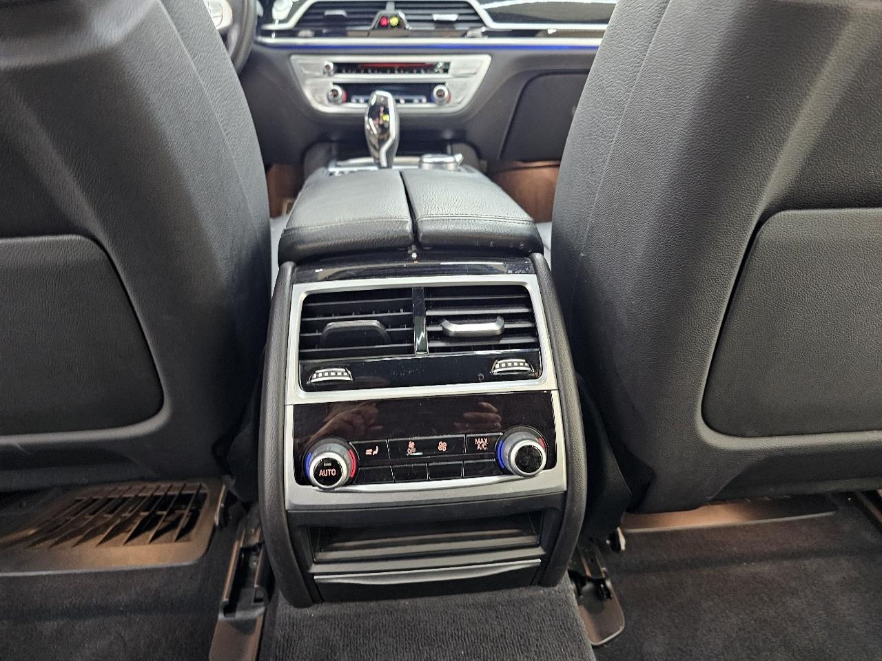 BMW 7-Series 740i 2019