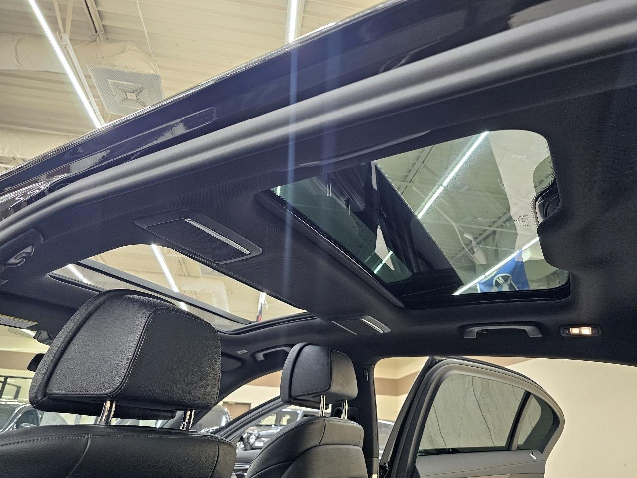 BMW 7-Series 740i 2019
