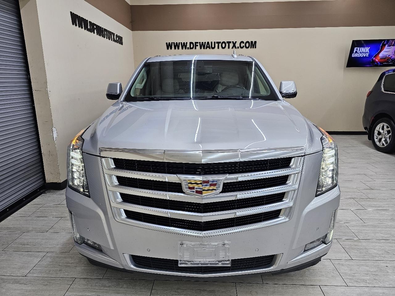 Cadillac Escalade ESV Luxury 4WD 2015
