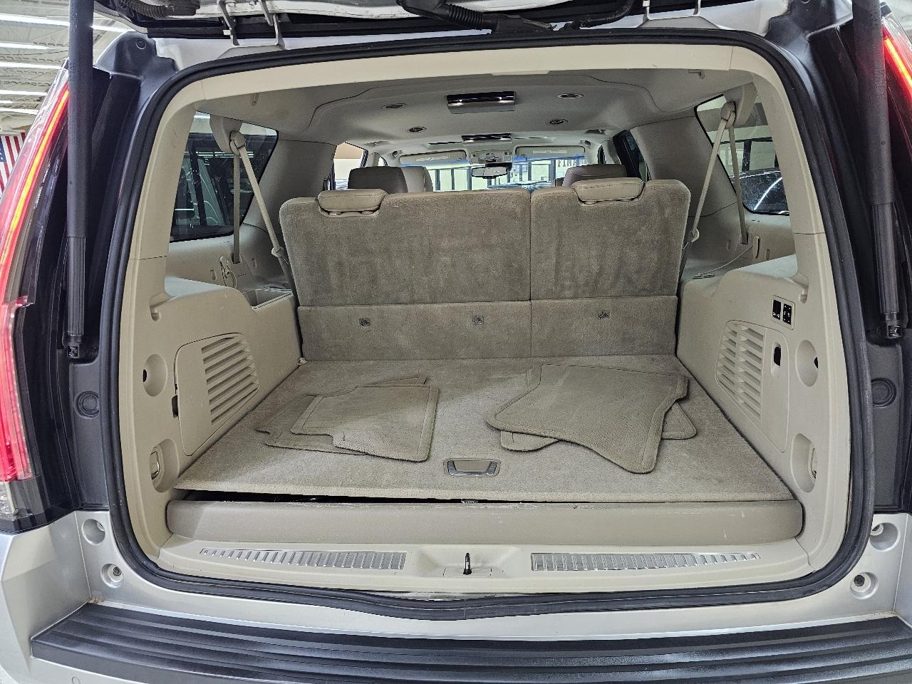 Cadillac Escalade ESV Luxury 4WD 2015