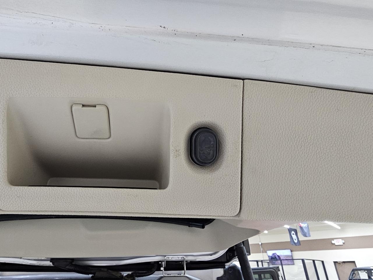 Cadillac Escalade ESV Luxury 4WD 2015