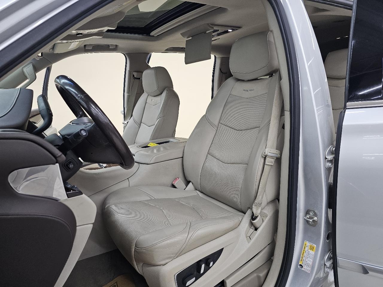 Cadillac Escalade ESV Luxury 4WD 2015