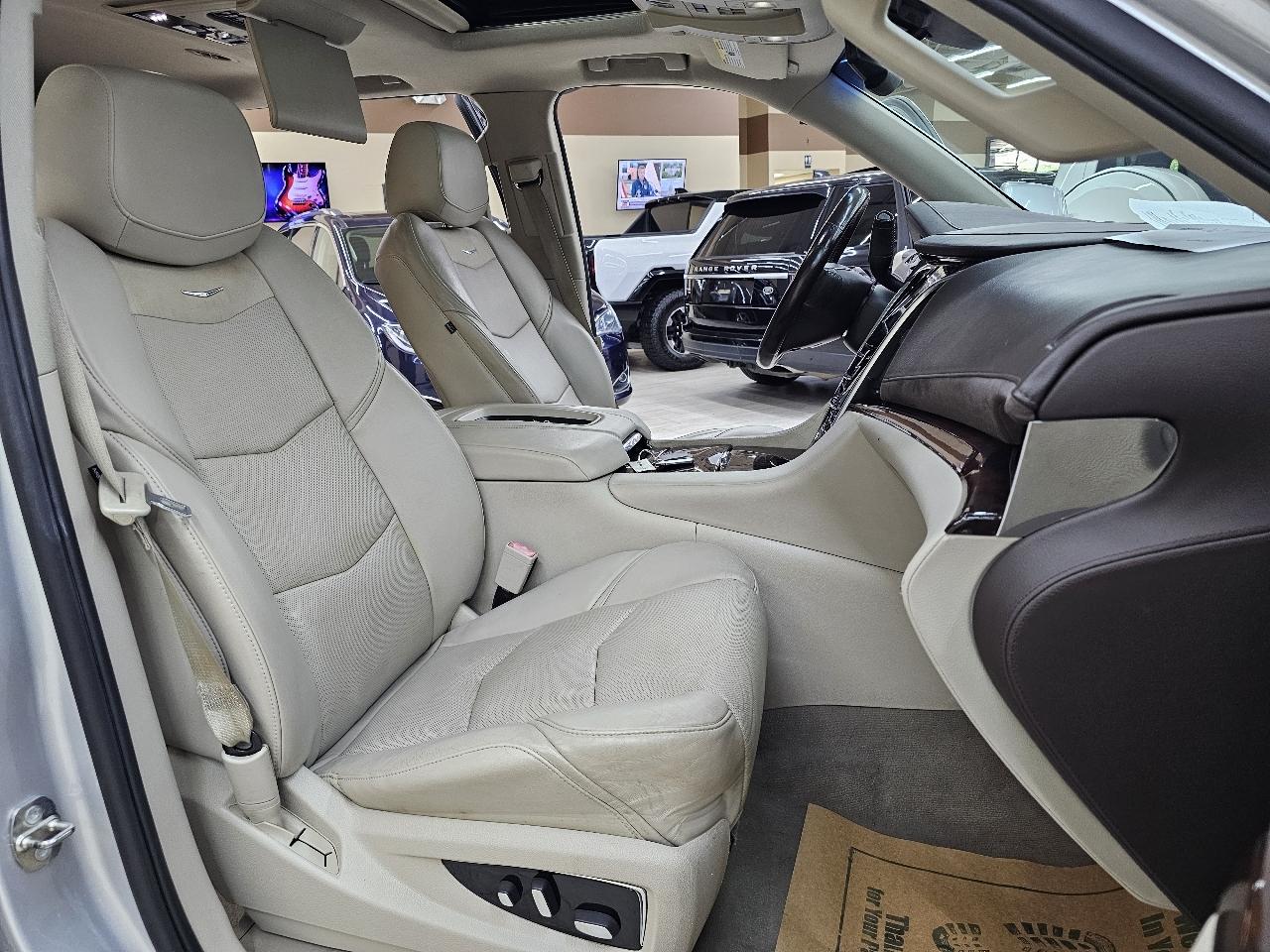 Cadillac Escalade ESV Luxury 4WD 2015