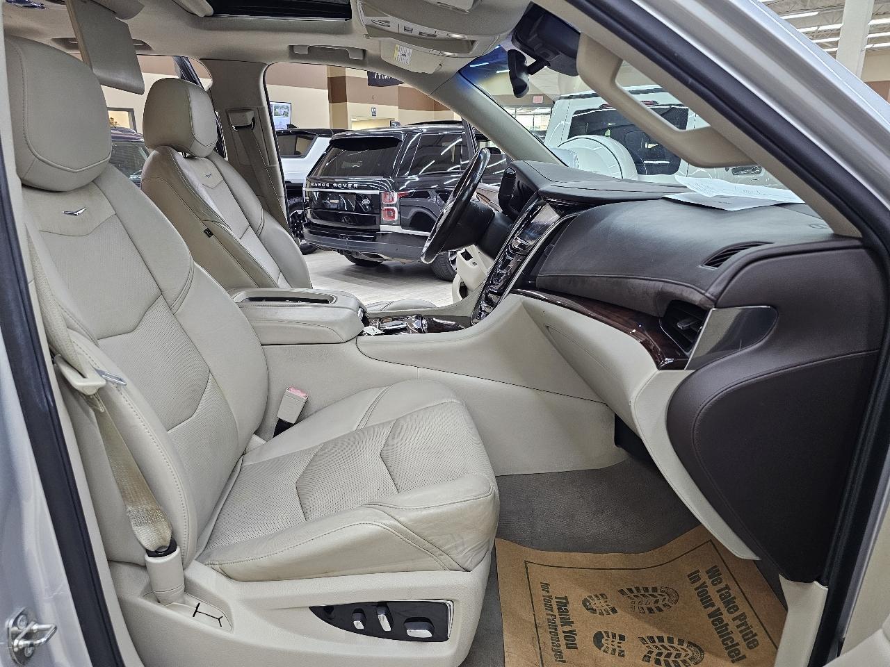 Cadillac Escalade ESV Luxury 4WD 2015