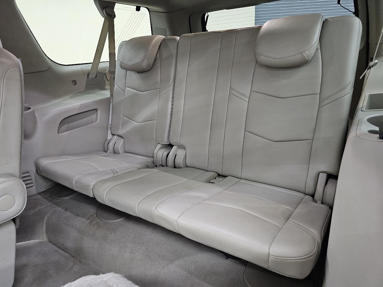 Cadillac Escalade ESV Luxury 4WD 2015