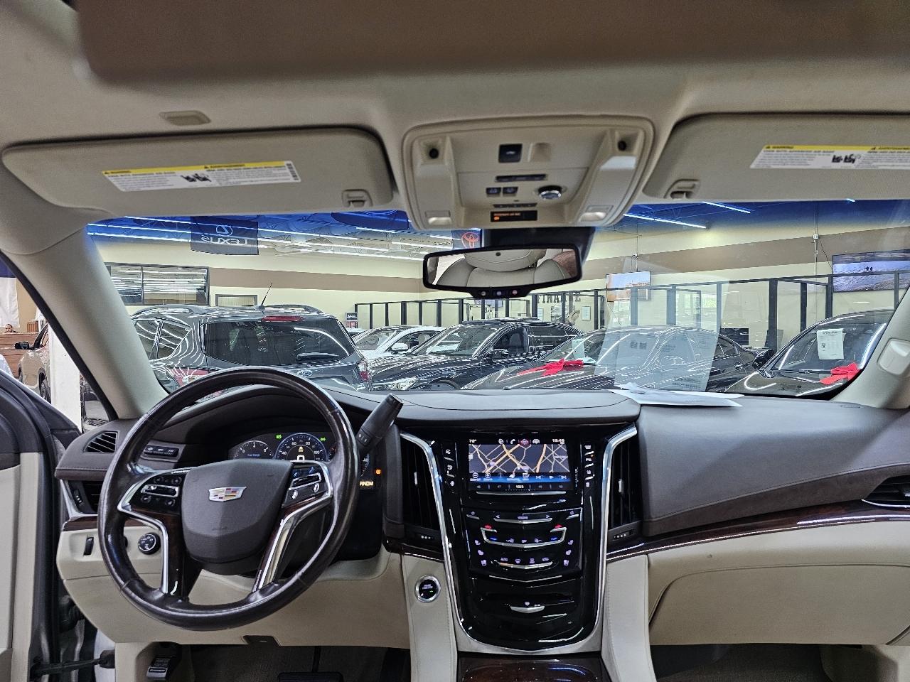 Cadillac Escalade ESV Luxury 4WD 2015
