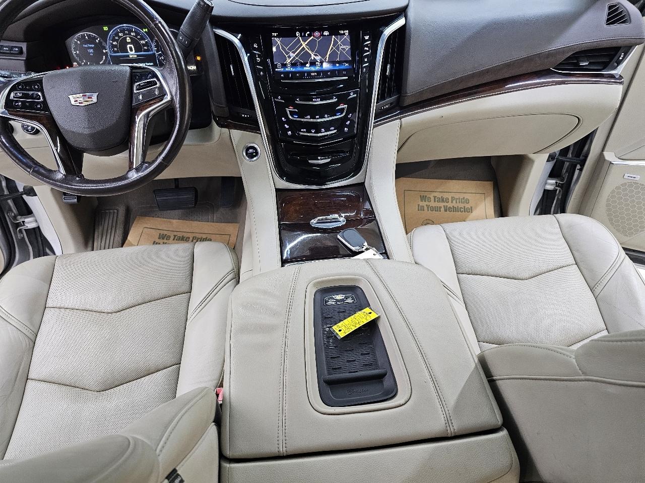 Cadillac Escalade ESV Luxury 4WD 2015