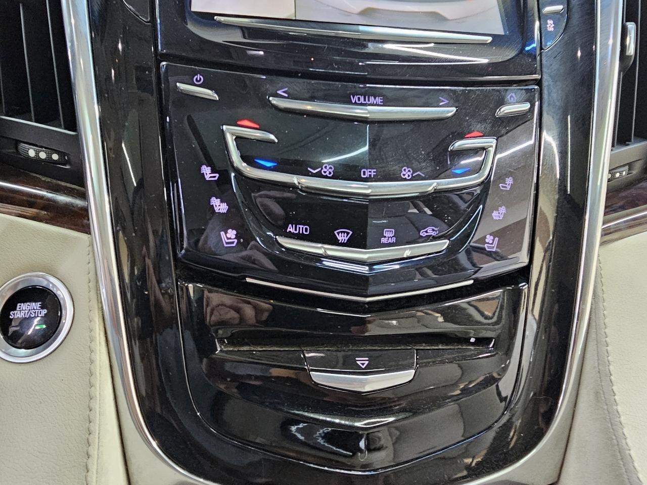 Cadillac Escalade ESV Luxury 4WD 2015