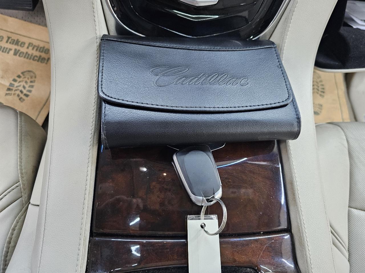 Cadillac Escalade ESV Luxury 4WD 2015