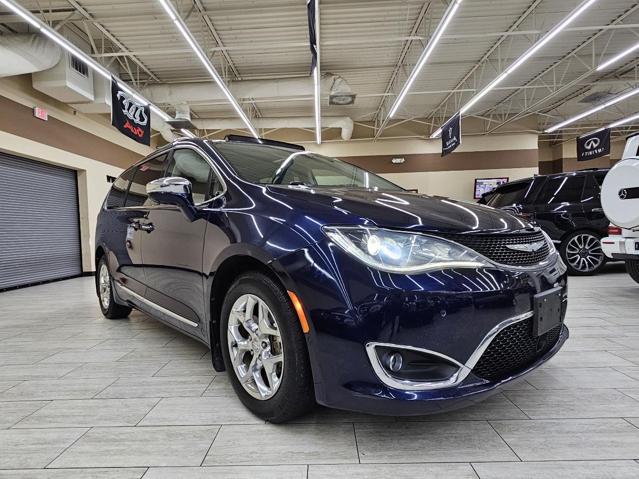 Chrysler Pacifica Limited 2017