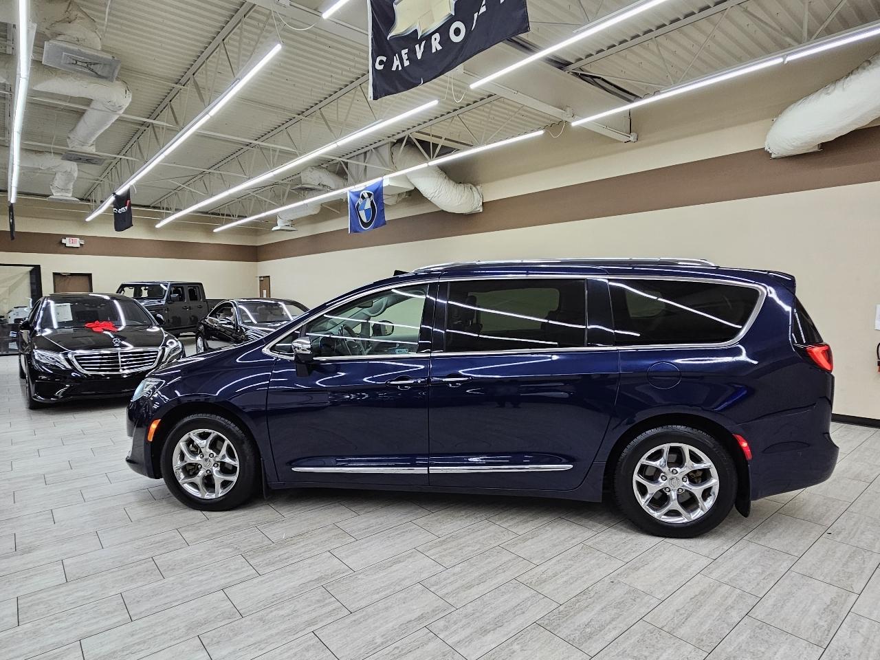 Chrysler Pacifica Limited 2017