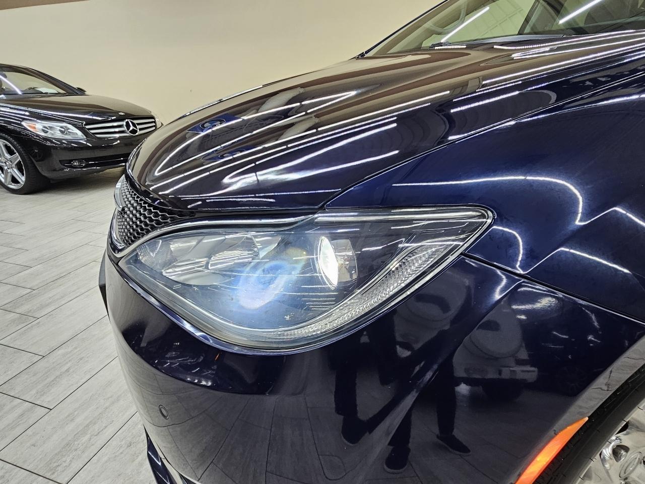 Chrysler Pacifica Limited 2017