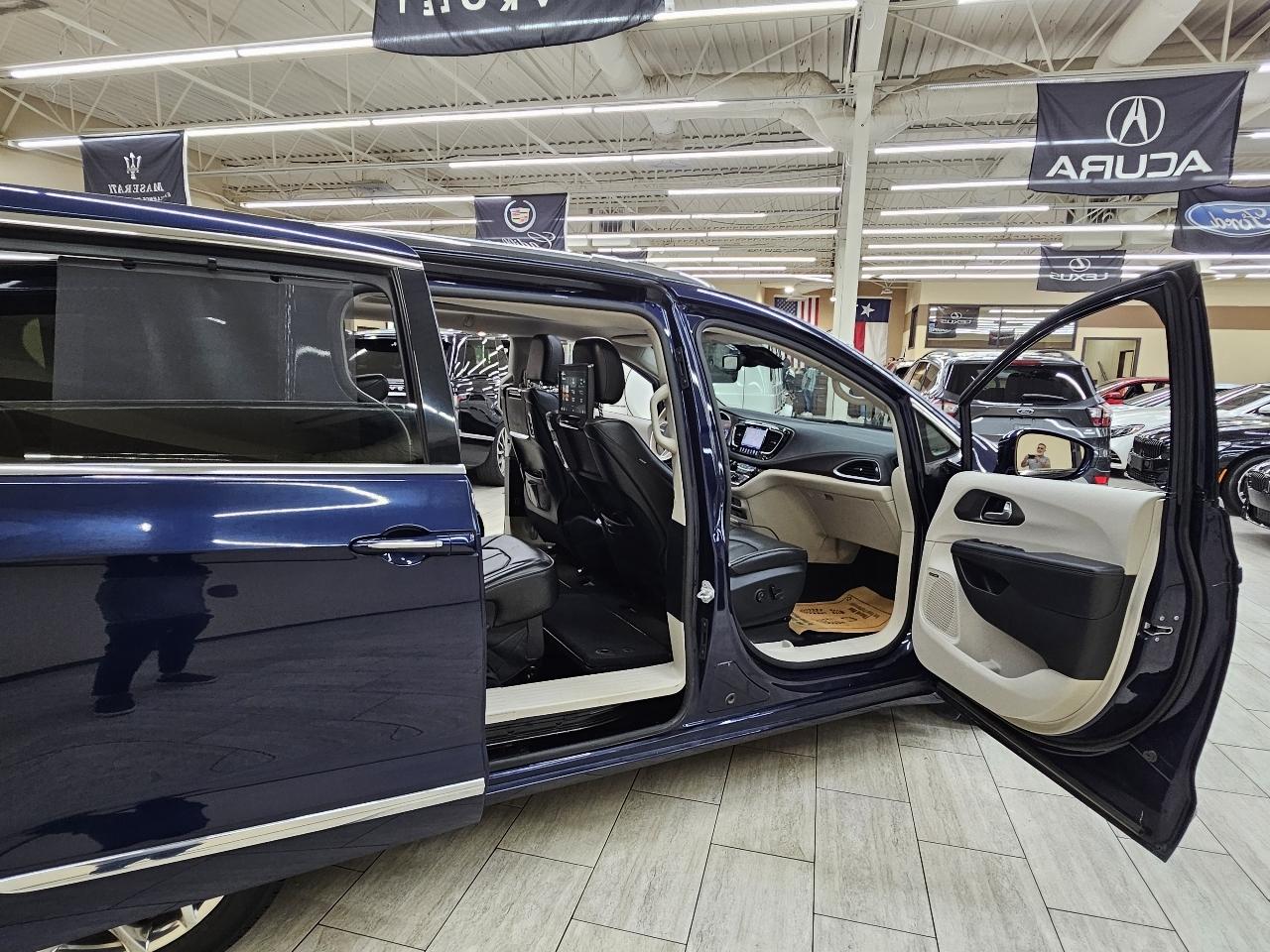 Chrysler Pacifica Limited 2017