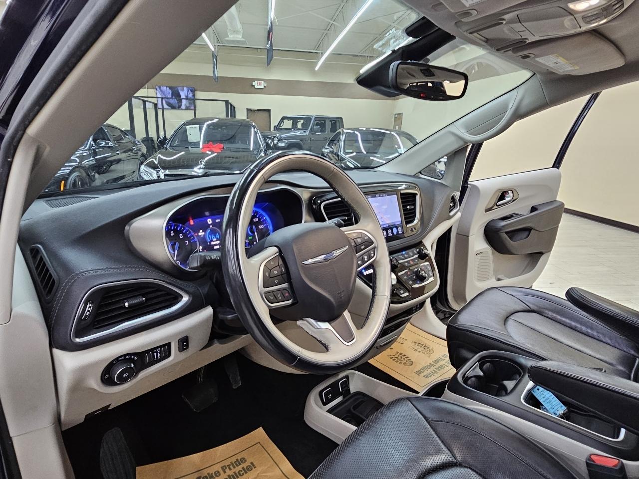 Chrysler Pacifica Limited 2017