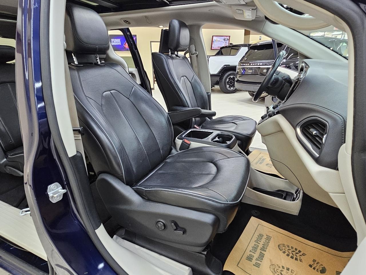 Chrysler Pacifica Limited 2017